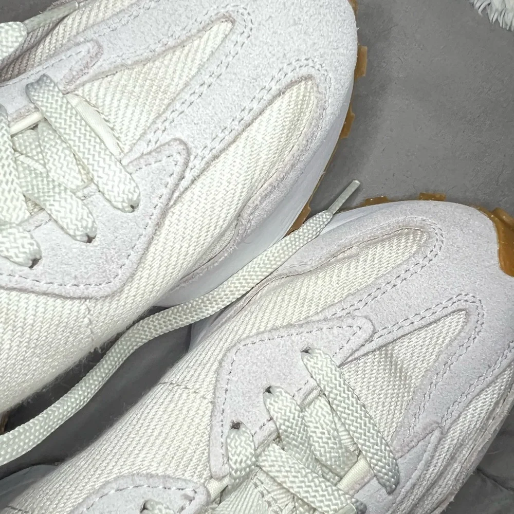 New Balance classics 327. White Cream and tan. Women’s 8. - Picture 8 of 16